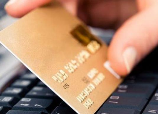 Bir kredi kartını nasıl etkinleştirirsiniz?