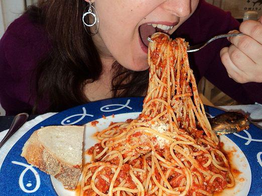 Spagetti nasıl yenilir?