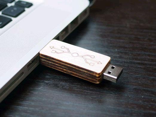 Bir USB flash sürücüsünden bir virüs nasıl çıkarılır?